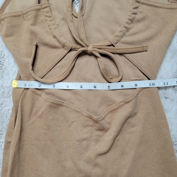 PLT Pretty Little Thing Tan Brown Sleeveless V Neck Diamond Back Dress Sz 2 - Picture 10 of 12